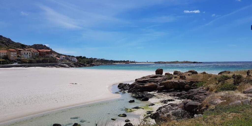 La playa San Pedro / Playa de O Pindo se encuentra en el municipio de Carnota