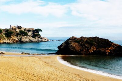 La playa Sant Esteve de la Fosca se encuentra en el municipio de Palamós