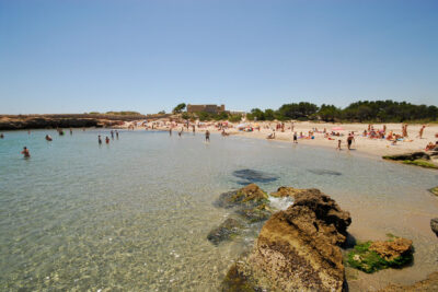 La playa Sant Jordi se encuentra en el municipio de L'Ametlla de Mar