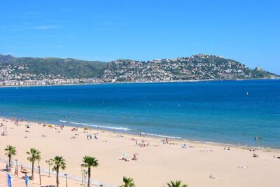 La playa Santa Margarida se encuentra en el municipio de Roses