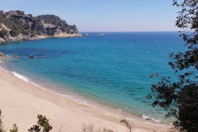 La playa Santa María de Llorell / Garbi y Llevant se encuentra en el municipio de Tossa de Mar