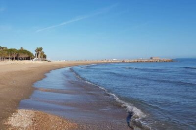 La playa Suizo se encuentra en el municipio de Sant Carles de la Ràpita