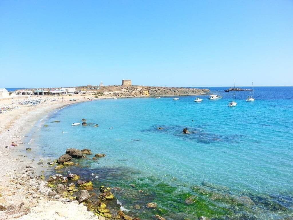 La playa Tabarca / Playa central se encuentra en el municipio de Alicante, perteneciente a la provincia de Alicante y a la comunidad autónoma de Comunidad Valenciana