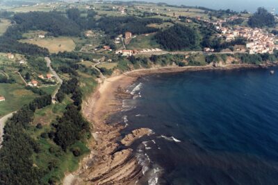 playa lastres el ideal el astillero