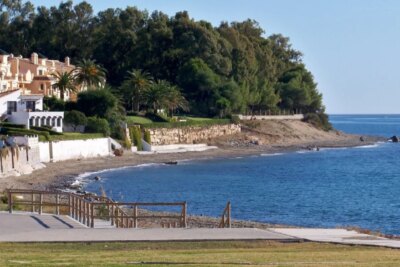 playa punta de la plata en estepona