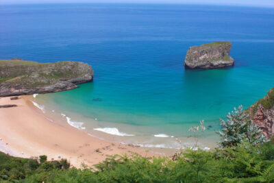 playa ballota en llanes asturias