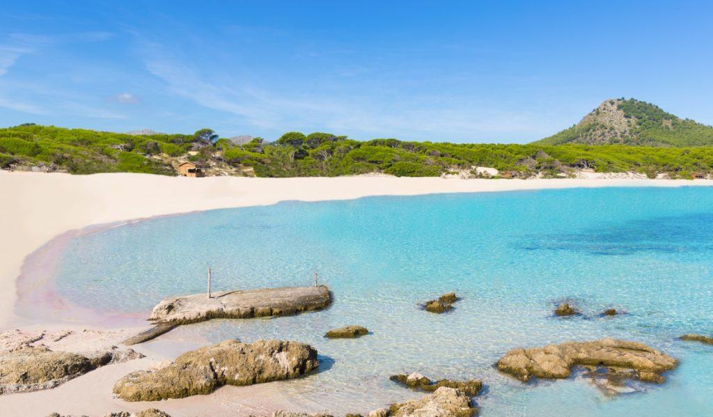 cala agulla en capdepera