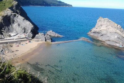 playa aritxatxu en bermeo