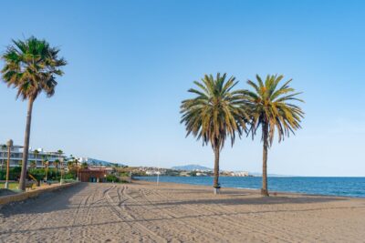 playa arroyo vaquero en estepona