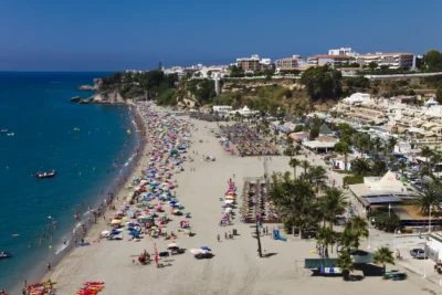 playa burriana en nerja