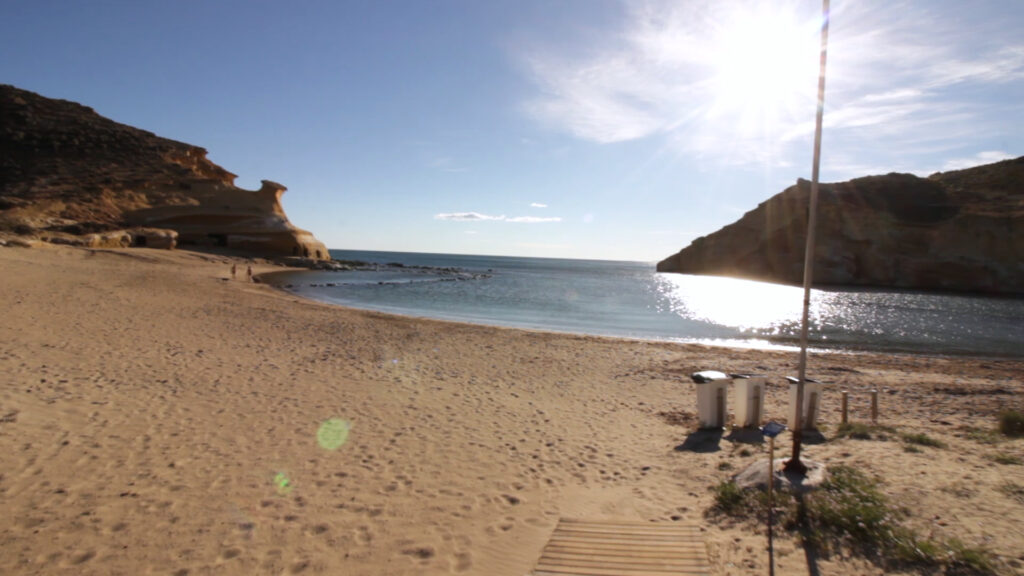 playa de los cocederos en aguilas