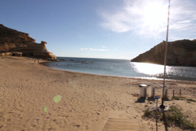 playa de los cocederos en aguilas