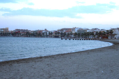 playa el espejo en los alcazares