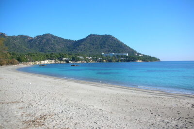 playa es ribell en son servera