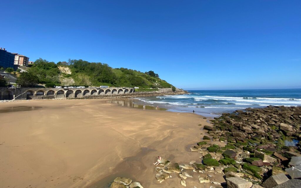 playa gaztetape en getaria