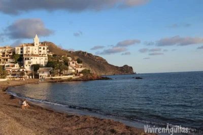 playa la cola en aguilas