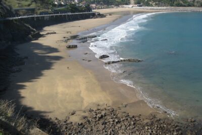 playa lapari en deba