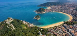 playa ondarreta en san sebastian