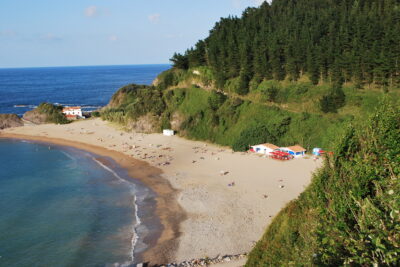 playa saturraran en mutriku
